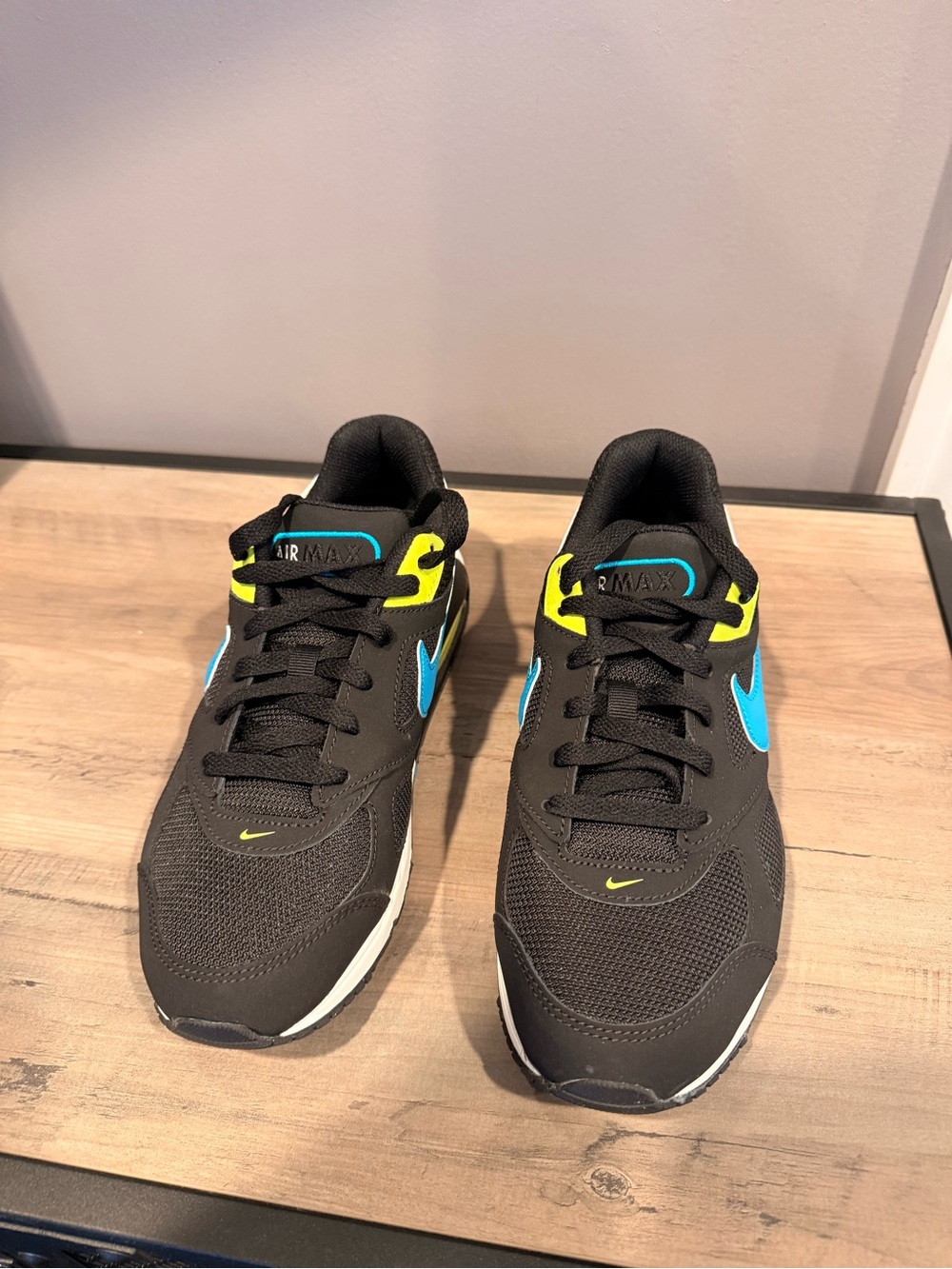 Nike Air Max Black Sneakers Youth Size US 6.5 Y